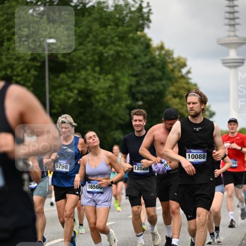 29.06.2025 - hella hamburg halbmarathon Dr. Thomas Lammeyer http://msf.ph/oto/8505586 29.06.2025 10:27:18 Kennedybrücke 1029, 1187, 1362, 1372, 1853, 2022, 2294, 2514, 3003, 3029, 3600, 3601, 3769, 4728, 4793, 4969, 5223, 5629, 5798, 5838, 6048, 6578, 6747, 6784, 6785, 7266, 7891, 7919, 8355, 8715, 9256, 9301, 9512, 9913, 10088, 10432 meine-sportfotos.de