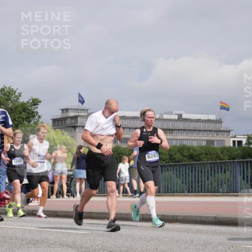 29.06.2025 - hella hamburg halbmarathon Luisa Fischer http://msf.ph/oto/8505590 29.06.2025 10:18:20 Kennedybrücke 113, 7452, 1890, 13881, 6287, 1890, 2110, 4492, 4494, 5069, 5739, 6287, 7452, 7809, 7810, 9113, 9423, 9657, 10775 meine-sportfotos.de