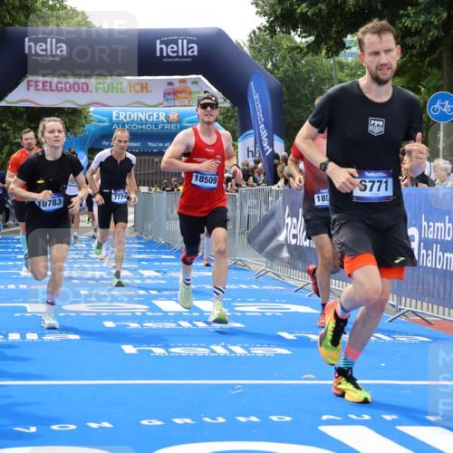 29.06.2025 - hella hamburg halbmarathon Strokosch-Dieckow http://msf.ph/oto/8505600 29.06.2025 10:41:24 Ziel 1570, 2579, 2797, 3204, 4303, 4893, 5987, 6771, 7432, 7774, 7796, 8358, 10783, 12588, 13457, 13876, 14555, 16816, 17159, 17882, 18412, 18509, 18573, 18764 meine-sportfotos.de