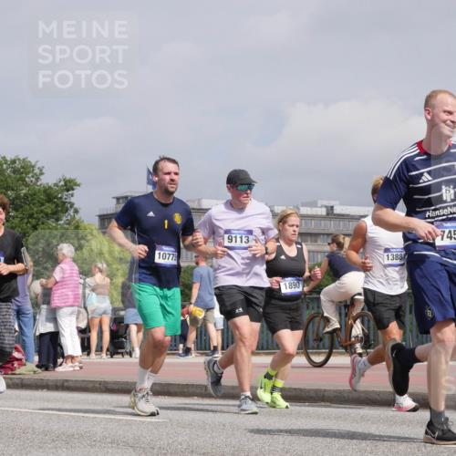 29.06.2025 - hella hamburg halbmarathon Luisa Fischer http://msf.ph/oto/8505613 29.06.2025 10:18:22 Kennedybrücke 2110, 10775, 9113, 1890, 1388, 7452, 1890, 2110, 2494, 4007, 5069, 5739, 6287, 7452, 7809, 7810, 9113, 9657, 10775 meine-sportfotos.de