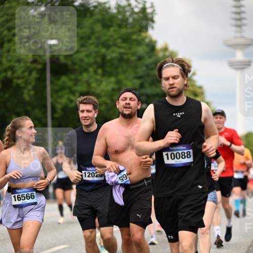 29.06.2025 - hella hamburg halbmarathon Dr. Thomas Lammeyer http://msf.ph/oto/8505636 29.06.2025 10:27:19 Kennedybrücke 1029, 1187, 1362, 1372, 1853, 2022, 2294, 2514, 3003, 3029, 3601, 3769, 4728, 4793, 4969, 5223, 5629, 5798, 5838, 6048, 6578, 6747, 6784, 6785, 7266, 7891, 7919, 8355, 8715, 9133, 9256, 9301, 9512, 9913, 10088, 10432 meine-sportfotos.de