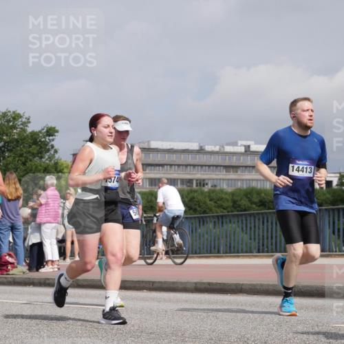 29.06.2025 - hella hamburg halbmarathon Luisa Fischer http://msf.ph/oto/8505639 29.06.2025 10:18:24 Kennedybrücke 15307, 1374, 50, 14413, 1890, 2110, 2494, 4007, 4466, 5069, 6287, 6376, 7452, 9113, 9657, 9847, 10775 meine-sportfotos.de