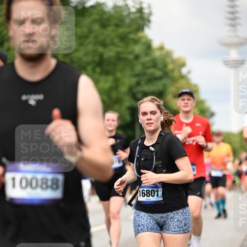 29.06.2025 - hella hamburg halbmarathon Dr. Thomas Lammeyer http://msf.ph/oto/8505706 29.06.2025 10:27:21 Kennedybrücke 1029, 1187, 1362, 1372, 1853, 2022, 2294, 2514, 3003, 3029, 3769, 4728, 4793, 4969, 5223, 5629, 5798, 5838, 6578, 6747, 6784, 6785, 7266, 7891, 7919, 8355, 8688, 8715, 9133, 9256, 9301, 9512, 9913, 10088 meine-sportfotos.de