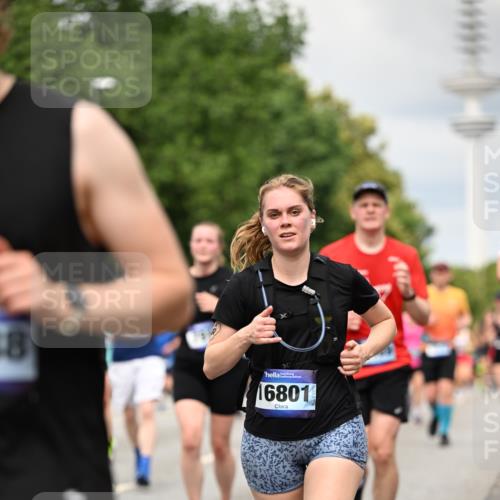 29.06.2025 - hella hamburg halbmarathon Dr. Thomas Lammeyer http://msf.ph/oto/8505717 29.06.2025 10:27:21 Kennedybrücke 1029, 1187, 1362, 1372, 1853, 2022, 2294, 2514, 3003, 3029, 3769, 4728, 4793, 4969, 5223, 5629, 5798, 5838, 6578, 6747, 6784, 6785, 7266, 7891, 7919, 8355, 8688, 8715, 9133, 9256, 9301, 9512, 9913, 10088 meine-sportfotos.de