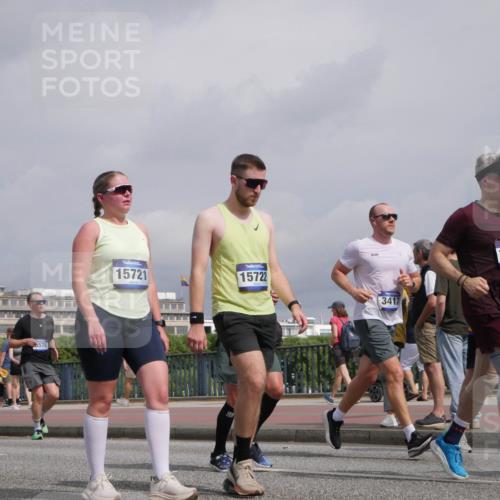 29.06.2025 - hella hamburg halbmarathon Luisa Fischer http://msf.ph/oto/8505733 29.06.2025 10:18:35 Kennedybrücke 2989, 576, 15721, 15722, 3417, 13366, 1440, 2140, 2720, 2989, 3417, 4007, 4466, 6376, 6576, 7941, 7942, 8885, 9556, 9847, 10108 meine-sportfotos.de