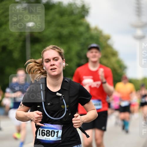 29.06.2025 - hella hamburg halbmarathon Dr. Thomas Lammeyer http://msf.ph/oto/8505741 29.06.2025 10:27:22 Kennedybrücke 1029, 1187, 1362, 1372, 1853, 2022, 2294, 2514, 3003, 3013, 3029, 3769, 4728, 4793, 4969, 5223, 5629, 5798, 5838, 6578, 6747, 6784, 6785, 7266, 7891, 7919, 8355, 8687, 8688, 8715, 9133, 9256, 9301, 9512, 9913, 10088 meine-sportfotos.de