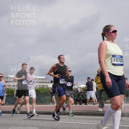 29.06.2025 - hella hamburg halbmarathon Luisa Fischer http://msf.ph/oto/8505747 29.06.2025 10:18:36 Kennedybrücke 150, 2989, 16040, 272, 6576, 15721, 1440, 2140, 2720, 2989, 3417, 4466, 6376, 6576, 7941, 7942, 8885, 9556, 9847, 10108 meine-sportfotos.de