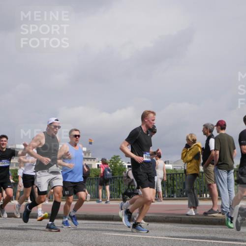 29.06.2025 - hella hamburg halbmarathon Luisa Fischer http://msf.ph/oto/8505757 29.06.2025 10:18:37 Kennedybrücke 32, 13951, 15570, 160, 657, 298, 1440, 2140, 2720, 2989, 3417, 4466, 6376, 6576, 7941, 7942, 8885, 9192, 9556, 10108 meine-sportfotos.de