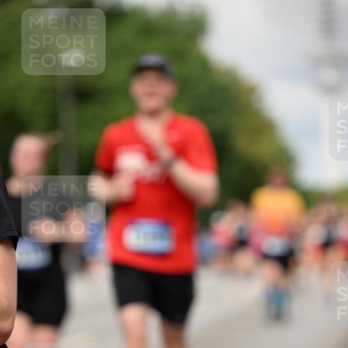 29.06.2025 - hella hamburg halbmarathon Dr. Thomas Lammeyer http://msf.ph/oto/8505761 29.06.2025 10:27:23 Kennedybrücke 1029, 1187, 1362, 1372, 1853, 2022, 2294, 2514, 3003, 3013, 3029, 3769, 4728, 4793, 4969, 5223, 5629, 5798, 5838, 6578, 6747, 6784, 6785, 7266, 7891, 7919, 8355, 8687, 8688, 8715, 9133, 9256, 9301, 9512, 9913, 10088 meine-sportfotos.de