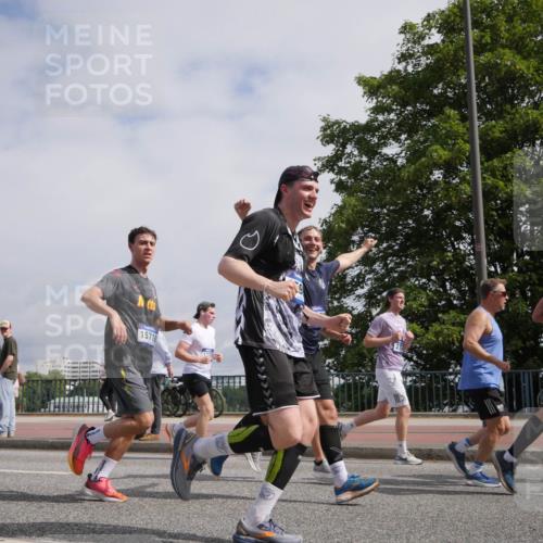 29.06.2025 - hella hamburg halbmarathon Luisa Fischer http://msf.ph/oto/8505798 29.06.2025 10:18:40 Kennedybrücke 15710, 9, 1440, 2140, 2720, 2989, 6576, 7941, 7942, 8885, 9192, 10108, 10608 meine-sportfotos.de