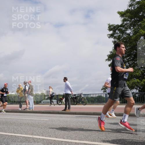 29.06.2025 - hella hamburg halbmarathon Luisa Fischer http://msf.ph/oto/8505804 29.06.2025 10:18:40 Kennedybrücke 1577, 1440, 2140, 2720, 2989, 6576, 7941, 7942, 8885, 9192, 10108, 10608 meine-sportfotos.de