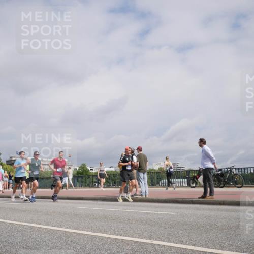 29.06.2025 - hella hamburg halbmarathon Luisa Fischer http://msf.ph/oto/8505811 29.06.2025 10:18:41 Kennedybrücke 2140, 117, 1440, 1440, 2140, 2720, 5423, 7897, 7941, 7942, 8885, 9192, 10108, 10608 meine-sportfotos.de