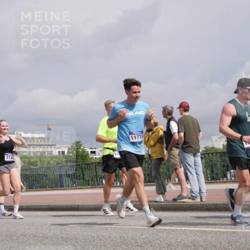 29.06.2025 - hella hamburg halbmarathon Luisa Fischer http://msf.ph/oto/8505831 29.06.2025 10:18:42 Kennedybrücke 2140, 10, 11774, 1440, 2140, 2720, 5423, 7897, 7941, 7942, 8885, 9192, 10108, 10608 meine-sportfotos.de