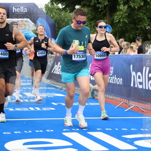 29.06.2025 - hella hamburg halbmarathon Strokosch-Dieckow http://msf.ph/oto/8505839 29.06.2025 10:51:12 Ziel 1366, 1461, 1817, 2636, 2718, 4404, 4814, 4816, 4967, 5600, 6027, 6657, 6776, 8316, 8508, 8930, 9476, 10480, 10667, 10868, 11512, 11625, 11733, 12016, 13073, 14865, 15480, 17384, 17530, 17823, 18019 meine-sportfotos.de