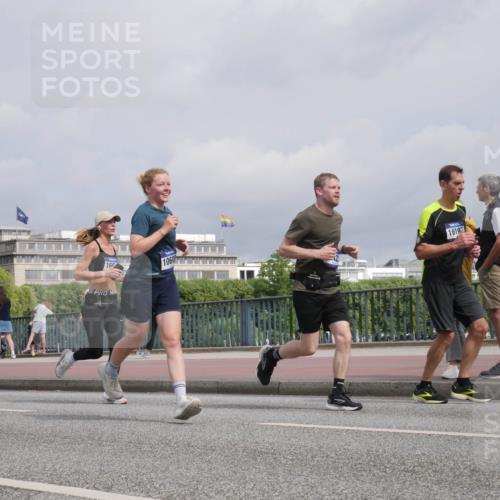 29.06.2025 - hella hamburg halbmarathon Luisa Fischer http://msf.ph/oto/8505849 29.06.2025 10:18:49 Kennedybrücke 5423, 16, 1060, 16197, 2076, 2835, 3167, 5423, 7897, 9192, 9307, 10608 meine-sportfotos.de