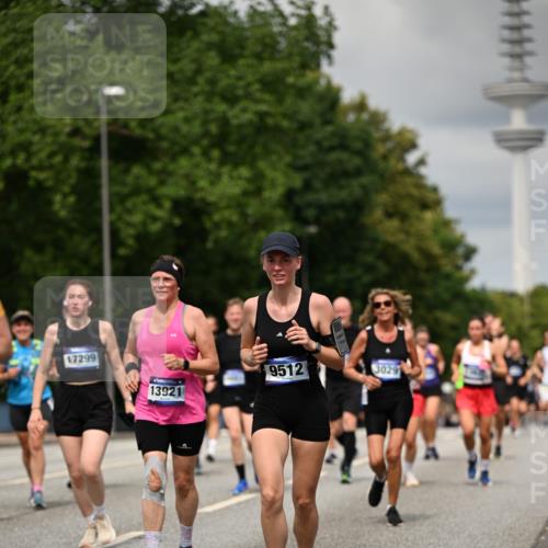 29.06.2025 - hella hamburg halbmarathon Dr. Thomas Lammeyer http://msf.ph/oto/8505917 29.06.2025 10:27:29 Kennedybrücke 1029, 1187, 1362, 1372, 1853, 2022, 2294, 2925, 3013, 3029, 4728, 4793, 5223, 5343, 5629, 5798, 6578, 6784, 6785, 7266, 7919, 8355, 8687, 8688, 8715, 9133, 9301, 9512, 9913, 10088 meine-sportfotos.de