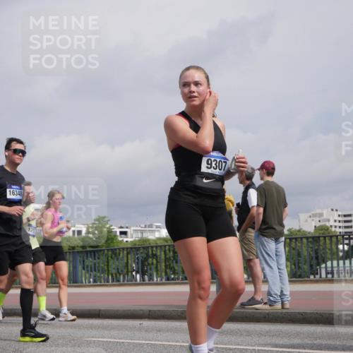 29.06.2025 - hella hamburg halbmarathon Luisa Fischer http://msf.ph/oto/8505919 29.06.2025 10:18:56 Kennedybrücke 1345, 16348, 1257, 9307, 1308, 1651, 2076, 2601, 2835, 3167, 4828, 5046, 8057, 8746, 9307, 9881 meine-sportfotos.de