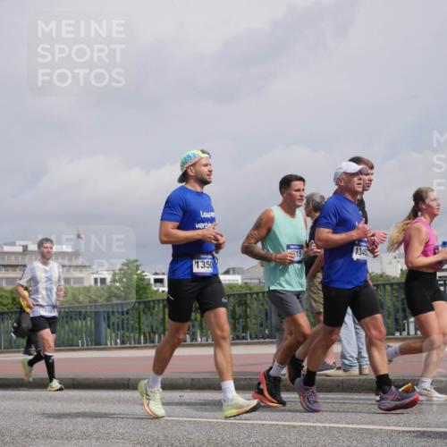 29.06.2025 - hella hamburg halbmarathon Luisa Fischer http://msf.ph/oto/8505935 29.06.2025 10:18:57 Kennedybrücke 1820, 12393, 1350, 1345, 1308, 1651, 2076, 2601, 2835, 4828, 5046, 8057, 8746, 9307, 9784, 9881 meine-sportfotos.de