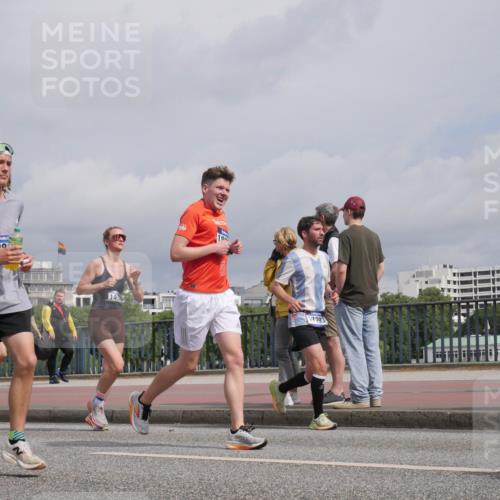 29.06.2025 - hella hamburg halbmarathon Luisa Fischer http://msf.ph/oto/8505947 29.06.2025 10:18:59 Kennedybrücke 12393, 1308, 1651, 2436, 2601, 2835, 4828, 5046, 8057, 8274, 8746, 9307, 9784, 9881 meine-sportfotos.de