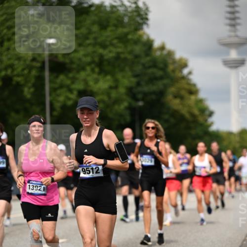 29.06.2025 - hella hamburg halbmarathon Dr. Thomas Lammeyer http://msf.ph/oto/8505955 29.06.2025 10:27:30 Kennedybrücke 1029, 1187, 1362, 1372, 1853, 2022, 2294, 2925, 3013, 3029, 4728, 4793, 5223, 5343, 5629, 5798, 6578, 6784, 6785, 7266, 7919, 8687, 8688, 8715, 9133, 9301, 9512, 9913, 10088 meine-sportfotos.de