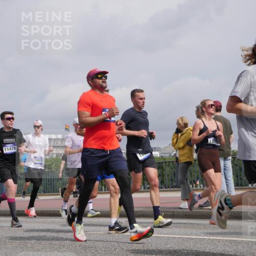 29.06.2025 - hella hamburg halbmarathon Luisa Fischer http://msf.ph/oto/8505958 29.06.2025 10:19:00 Kennedybrücke 1603, 4828, 11478, 19030, 14, 1308, 1651, 2071, 2436, 2601, 2835, 4828, 5046, 8057, 8274, 8746, 9307, 9784, 9881 meine-sportfotos.de