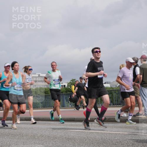 29.06.2025 - hella hamburg halbmarathon Luisa Fischer http://msf.ph/oto/8505968 29.06.2025 10:19:01 Kennedybrücke 28, 9881, 15889, 16036, 4828, 1308, 1651, 2071, 2436, 2601, 2835, 4828, 5046, 8057, 8169, 8274, 8746, 9784, 9881 meine-sportfotos.de