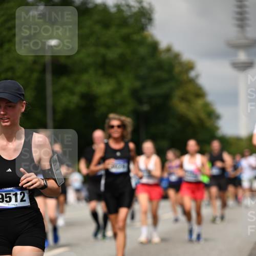 29.06.2025 - hella hamburg halbmarathon Dr. Thomas Lammeyer http://msf.ph/oto/8505988 29.06.2025 10:27:31 Kennedybrücke 1029, 1187, 1362, 1372, 1853, 2294, 2925, 3013, 3029, 4728, 4793, 5223, 5343, 5798, 6578, 6784, 6785, 7266, 7919, 8687, 8688, 9133, 9301, 9512, 9913, 10088 meine-sportfotos.de