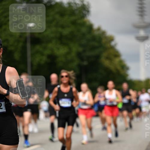 29.06.2025 - hella hamburg halbmarathon Dr. Thomas Lammeyer http://msf.ph/oto/8505993 29.06.2025 10:27:31 Kennedybrücke 1029, 1187, 1362, 1372, 1853, 2294, 2925, 3013, 3029, 4728, 4793, 5223, 5343, 5798, 6578, 6784, 6785, 7266, 7919, 8687, 8688, 9133, 9301, 9512, 9913, 10088 meine-sportfotos.de