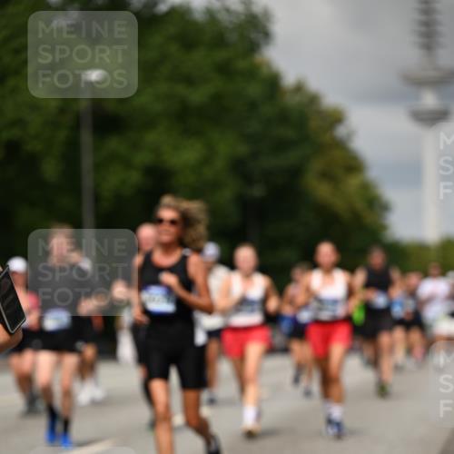 29.06.2025 - hella hamburg halbmarathon Dr. Thomas Lammeyer http://msf.ph/oto/8506004 29.06.2025 10:27:31 Kennedybrücke 1029, 1187, 1362, 1372, 1853, 2294, 2925, 3013, 3029, 4728, 4793, 5223, 5343, 5798, 6578, 6784, 6785, 7266, 7919, 8687, 8688, 9133, 9301, 9512, 9913, 10088 meine-sportfotos.de