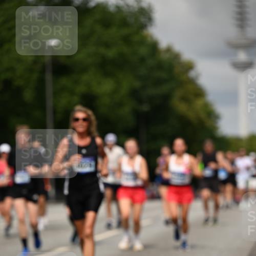 29.06.2025 - hella hamburg halbmarathon Dr. Thomas Lammeyer http://msf.ph/oto/8506016 29.06.2025 10:27:32 Kennedybrücke 1029, 1187, 1362, 1372, 1853, 2294, 2925, 3013, 3029, 4728, 4793, 5223, 5343, 5798, 6578, 7266, 7919, 8687, 8688, 9133, 9301, 9512, 9913, 10088 meine-sportfotos.de