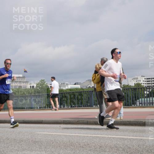 29.06.2025 - hella hamburg halbmarathon Luisa Fischer http://msf.ph/oto/8506059 29.06.2025 10:19:09 Kennedybrücke 8169, 1212, 2071, 2436, 4583, 8057, 8169, 8274, 8554, 9601, 9784, 10292, 10844 meine-sportfotos.de