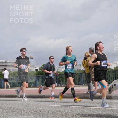 29.06.2025 - hella hamburg halbmarathon Luisa Fischer http://msf.ph/oto/8506104 29.06.2025 10:19:14 Kennedybrücke 960, 3610, 1538, 8554, 4583, 1212, 4583, 8169, 8554, 9601, 9802, 10107, 10139, 10141, 10183, 10292, 10844 meine-sportfotos.de