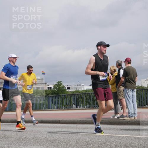 29.06.2025 - hella hamburg halbmarathon Luisa Fischer http://msf.ph/oto/8506118 29.06.2025 10:19:16 Kennedybrücke 10292, 5724, 16456, 9601, 2165, 2803, 4583, 4637, 7158, 8295, 8554, 9601, 9802, 9810, 10107, 10139, 10141, 10183, 10292, 10844 meine-sportfotos.de
