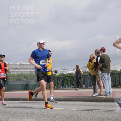 29.06.2025 - hella hamburg halbmarathon Luisa Fischer http://msf.ph/oto/8506125 29.06.2025 10:19:16 Kennedybrücke 12901, 10292, 15724, 9601, 2165, 2803, 4583, 4637, 7158, 8295, 8554, 9601, 9802, 9810, 10107, 10139, 10141, 10183, 10292, 10844 meine-sportfotos.de