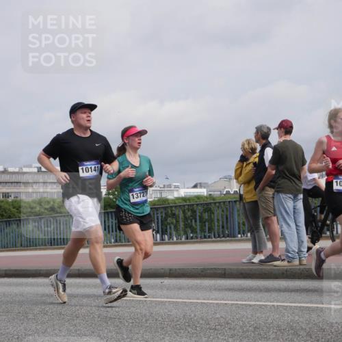 29.06.2025 - hella hamburg halbmarathon Luisa Fischer http://msf.ph/oto/8506192 29.06.2025 10:19:22 Kennedybrücke 2, 10139, 10141, 13727, 10183, 1244, 1599, 2165, 2803, 3156, 3176, 3484, 3648, 4478, 4637, 6935, 7158, 7753, 8295, 8597, 8645, 8707, 9628, 9802, 9810, 10107, 10139, 10141, 10183 meine-sportfotos.de