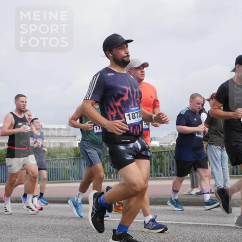 29.06.2025 - hella hamburg halbmarathon Luisa Fischer http://msf.ph/oto/8506234 29.06.2025 10:19:26 Kennedybrücke 4478, 178, 18735, 693, 4637, 1244, 1599, 2165, 2803, 3030, 3134, 3156, 3176, 3484, 3648, 4478, 4637, 6024, 6742, 6935, 7158, 7753, 7792, 8295, 8597, 8645, 8707, 8847, 9628, 9810, 10575 meine-sportfotos.de