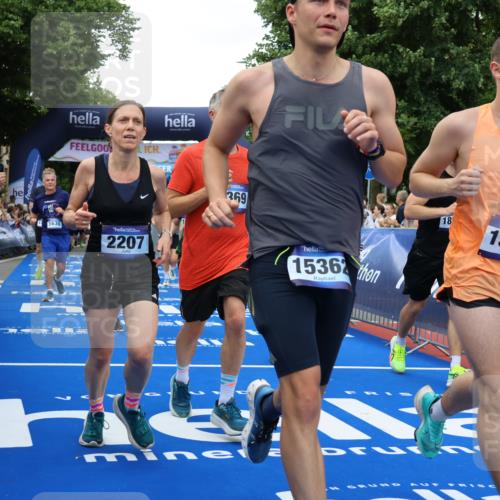 29.06.2025 - hella hamburg halbmarathon Strokosch-Dieckow http://msf.ph/oto/8506305 29.06.2025 10:50:57 Ziel 1466, 1630, 2207, 3654, 3947, 4077, 4839, 5018, 7052, 7369, 8117, 8205, 8261, 8572, 8704, 10215, 10508, 10603, 11551, 12778, 13008, 13687, 14125, 15362, 15395, 15643, 16285, 17221, 18066, 18350 meine-sportfotos.de