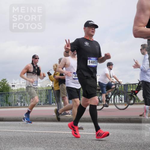 29.06.2025 - hella hamburg halbmarathon Luisa Fischer http://msf.ph/oto/8506310 29.06.2025 10:19:32 Kennedybrücke 6024, 779, 34, 14857, 409, 1244, 2347, 2912, 3030, 3134, 3156, 3176, 3484, 3687, 5036, 6024, 6742, 7358, 7792, 8263, 8707, 8847, 8857, 9332, 9492, 9891, 10076, 10575 meine-sportfotos.de