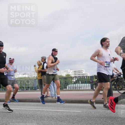 29.06.2025 - hella hamburg halbmarathon Luisa Fischer http://msf.ph/oto/8506315 29.06.2025 10:19:33 Kennedybrücke 884, 6024, 348, 14857, 2347, 2912, 3030, 3134, 3156, 3176, 3484, 3687, 5036, 6024, 6742, 7358, 7792, 8263, 8707, 8847, 8857, 9332, 9492, 9891, 10076, 10575 meine-sportfotos.de