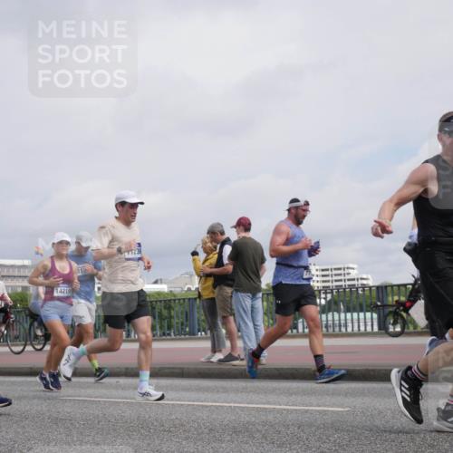 29.06.2025 - hella hamburg halbmarathon Luisa Fischer http://msf.ph/oto/8506322 29.06.2025 10:19:34 Kennedybrücke 42, 14219, 312, 1236, 6024, 2347, 2912, 3030, 3134, 3156, 3484, 3687, 5036, 6024, 6742, 7358, 7792, 8263, 8707, 8847, 8857, 9332, 9492, 9891, 10076, 10575 meine-sportfotos.de