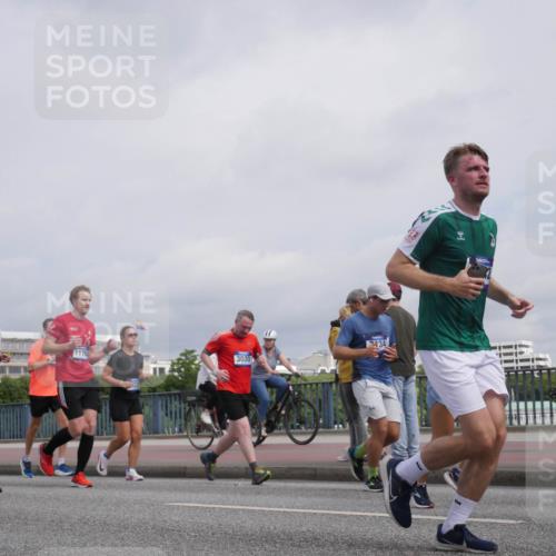 29.06.2025 - hella hamburg halbmarathon Luisa Fischer http://msf.ph/oto/8506329 29.06.2025 10:19:35 Kennedybrücke 11783, 3030, 10232, 2434, 2347, 2912, 3030, 3134, 3156, 3484, 3687, 5036, 6024, 6742, 7358, 7792, 8263, 8847, 8857, 9332, 9492, 9891, 10076, 10575 meine-sportfotos.de