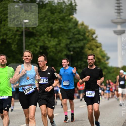 29.06.2025 - hella hamburg halbmarathon Dr. Thomas Lammeyer http://msf.ph/oto/8506332 29.06.2025 10:27:42 Kennedybrücke 1003, 1048, 1187, 1362, 1382, 2125, 2925, 3013, 3029, 3457, 4728, 4793, 5343, 7820, 8687, 8688, 8716, 9133, 9301, 9512, 9877, 9913 meine-sportfotos.de