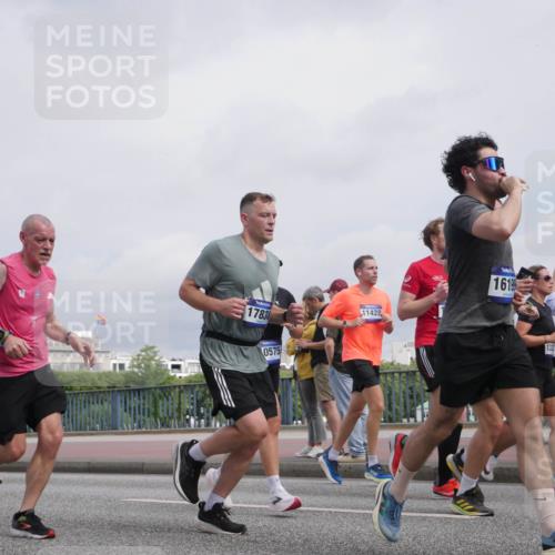 29.06.2025 - hella hamburg halbmarathon Luisa Fischer http://msf.ph/oto/8506345 29.06.2025 10:19:37 Kennedybrücke 16100, 17838, 0575, 11428, 16199, 1321, 2347, 2912, 3023, 3030, 3134, 3687, 5036, 7358, 8263, 8857, 9332, 9492, 9891, 10076, 10575 meine-sportfotos.de