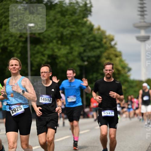 29.06.2025 - hella hamburg halbmarathon Dr. Thomas Lammeyer http://msf.ph/oto/8506348 29.06.2025 10:27:43 Kennedybrücke 1003, 1048, 1187, 1362, 1382, 2125, 2925, 3013, 3029, 3457, 4728, 4793, 5343, 7820, 8181, 8687, 8688, 8716, 9133, 9301, 9512, 9877, 9913 meine-sportfotos.de