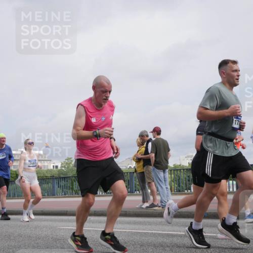 29.06.2025 - hella hamburg halbmarathon Luisa Fischer http://msf.ph/oto/8506350 29.06.2025 10:19:37 Kennedybrücke 16740, 16100, 3687, 178, 1178, 2347, 2912, 3023, 3030, 3134, 3687, 5036, 7358, 8263, 8857, 9332, 9492, 9891, 10076, 10575 meine-sportfotos.de