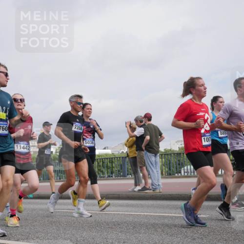 29.06.2025 - hella hamburg halbmarathon Luisa Fischer http://msf.ph/oto/8506368 29.06.2025 10:19:40 Kennedybrücke 2, 25, 39, 1760, 11442, 2347, 7358, 5036, 100, 8857, 1291, 59, 1602, 2347, 2912, 3023, 3687, 5036, 7358, 7924, 7928, 8263, 8317, 8619, 8857, 9091, 9332, 9492, 9664, 9676, 9891, 10076 meine-sportfotos.de