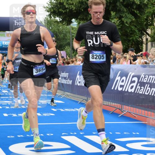 29.06.2025 - hella hamburg halbmarathon Strokosch-Dieckow http://msf.ph/oto/8506412 29.06.2025 10:50:54 Ziel 1466, 1630, 2207, 3654, 3947, 4839, 5018, 7052, 7369, 8117, 8205, 8572, 10215, 10750, 11551, 12778, 13008, 13687, 14125, 15362, 15395, 15643, 16285, 17221, 18182, 18350 meine-sportfotos.de