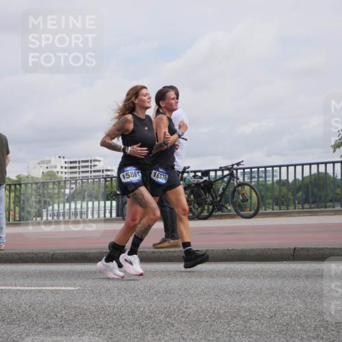 29.06.2025 - hella hamburg halbmarathon Luisa Fischer http://msf.ph/oto/8506423 29.06.2025 10:19:46 Kennedybrücke 1586, 16376, 1602, 1825, 3023, 3088, 7257, 7360, 7924, 7928, 8317, 8619, 9091, 9208, 9664, 9676, 10391 meine-sportfotos.de