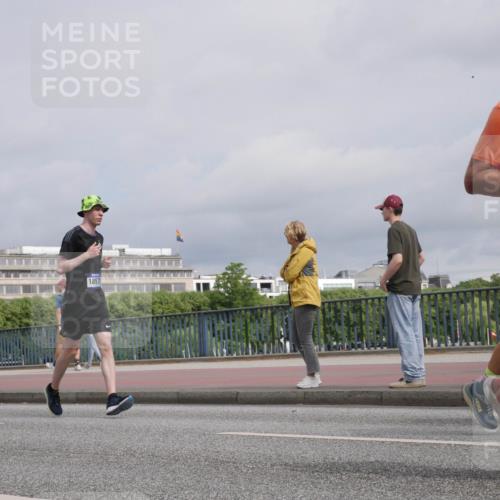 29.06.2025 - hella hamburg halbmarathon Luisa Fischer http://msf.ph/oto/8506472 29.06.2025 10:19:51 Kennedybrücke 11335, 1857, 308, 1117, 1240, 1602, 1825, 3088, 3450, 5037, 7257, 7360, 7376, 7924, 7928, 8317, 8619, 9091, 9208, 9664, 9675, 9676, 10165, 10314, 10317, 10320, 10391 meine-sportfotos.de