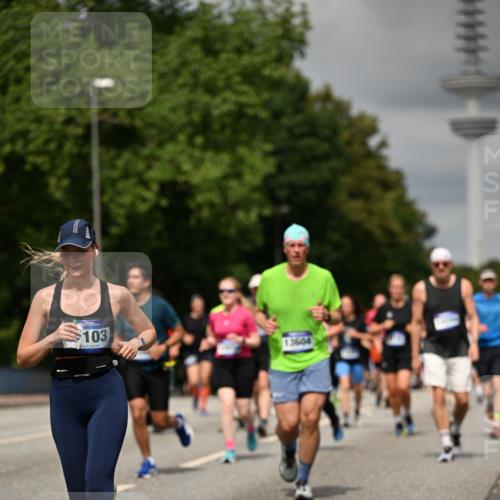 29.06.2025 - hella hamburg halbmarathon Dr. Thomas Lammeyer http://msf.ph/oto/8506481 29.06.2025 10:27:50 Kennedybrücke 1003, 1048, 1382, 2125, 2925, 3013, 3457, 4464, 5343, 5406, 7021, 7029, 7820, 8181, 8687, 8688, 8716, 9877, 10649 meine-sportfotos.de